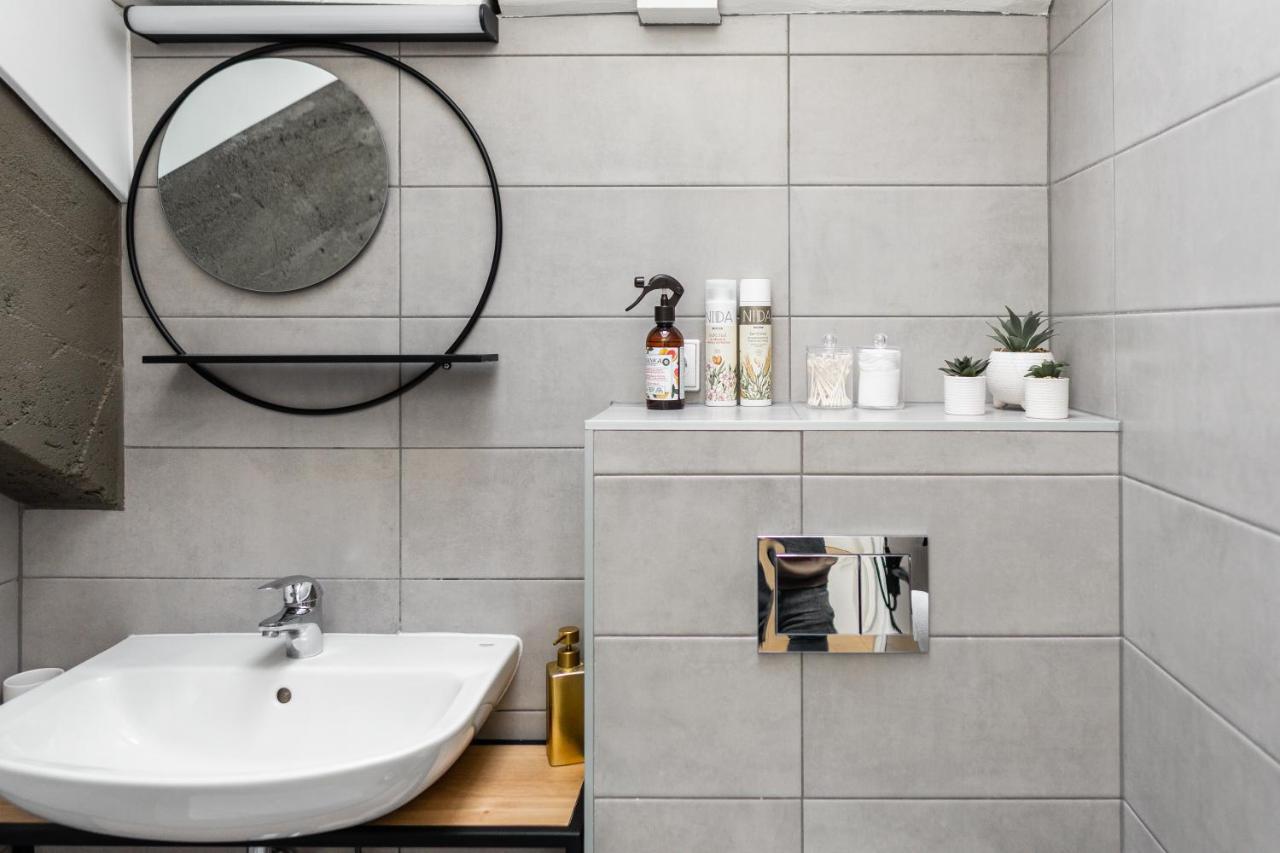 Owl Jazz Apartments - Luxury Apartments In The Heart Of The City カウナス エクステリア 写真